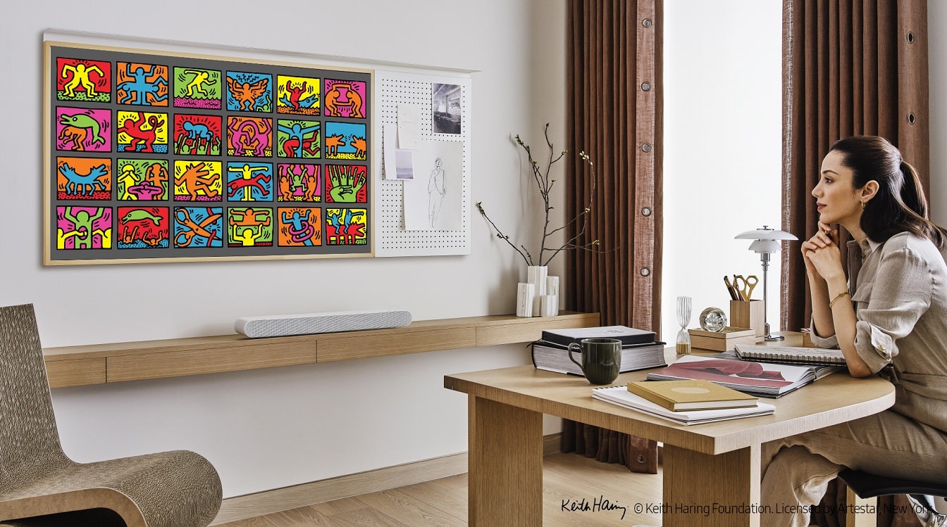 A Samsung a legendás művész, Keith Haring kollekcióját foglalja keretbe a The Frame okostévén