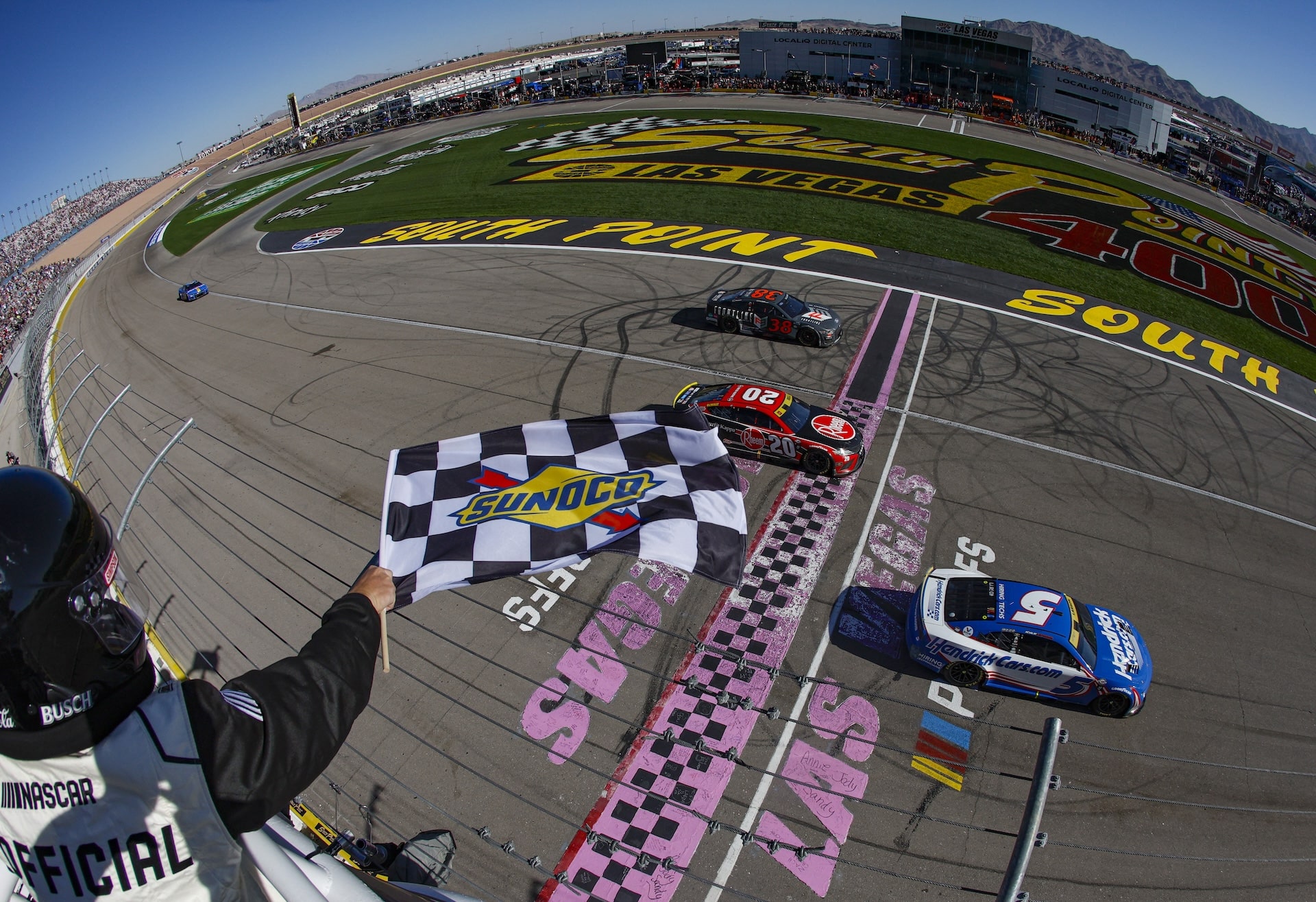 Amerikai magazinműsorokkal bővíti NASCAR-kínálatát a Network4 Media Group