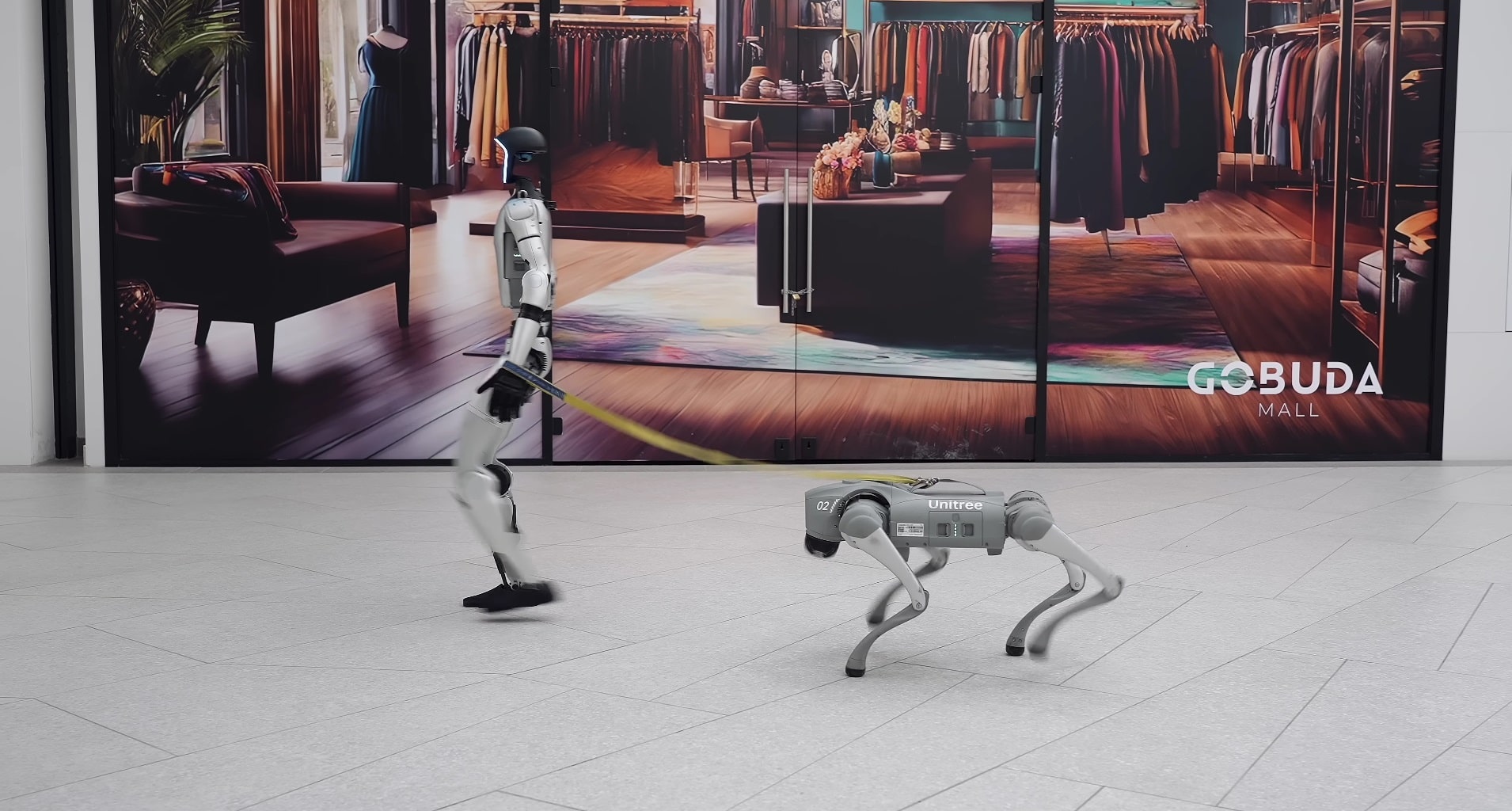 Magyarországra is megérkezett a világ első kereskedelmi forgalomban kapható humanoid robotja