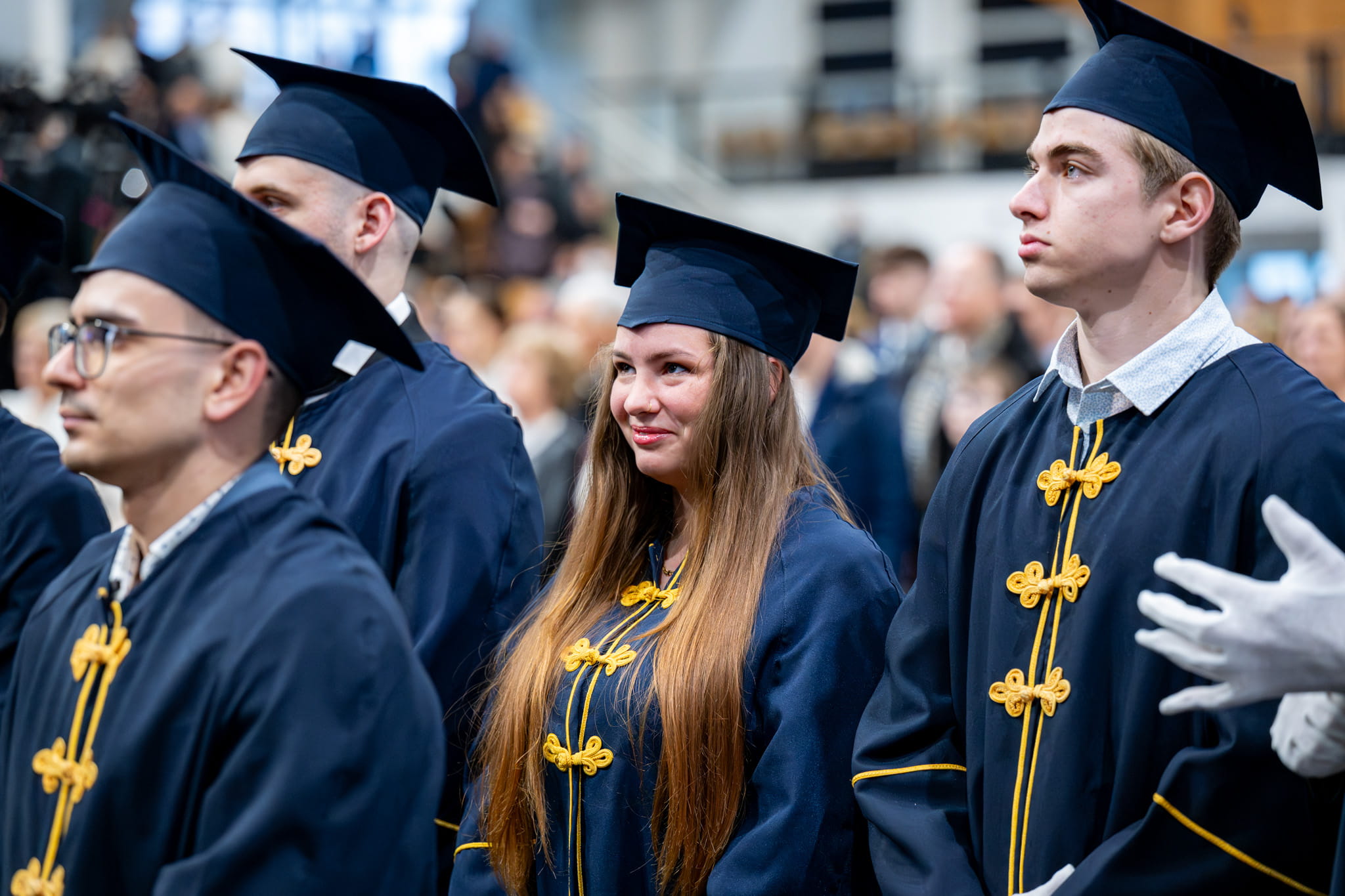 Újabb diplomaátadók a Széchenyi István Egyetemen: három kar több száz végzőse vehette át oklevelét